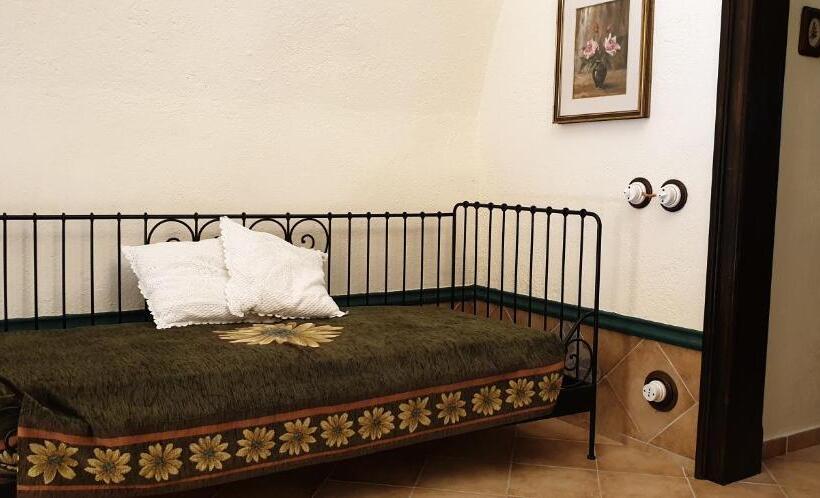 סוויטה, Rocca Lorenizo