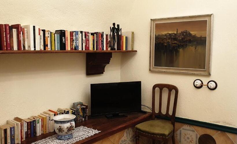 סוויטה, Rocca Lorenizo