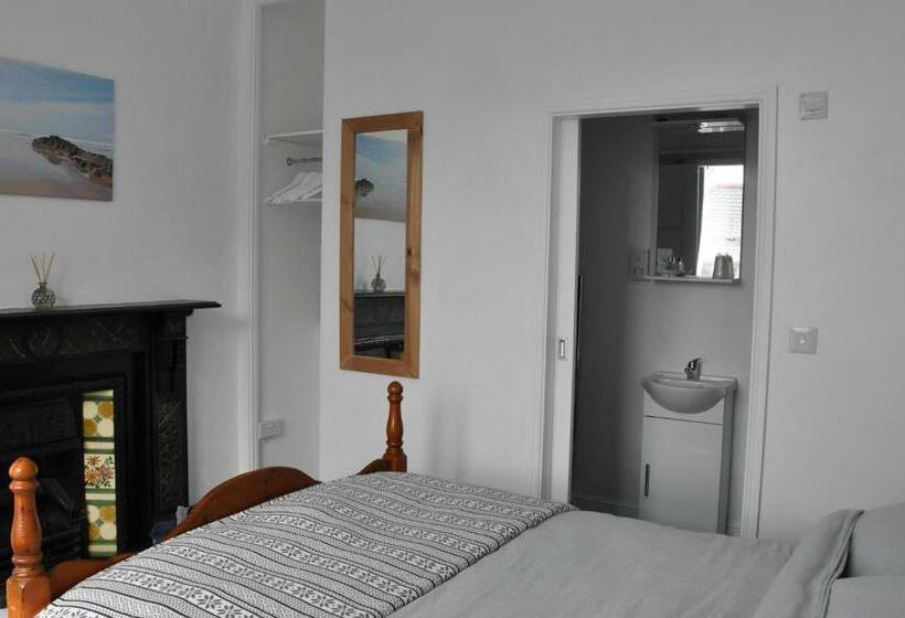 スタンダードルーム, Gordon House B & B