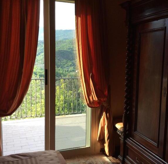 Номер Deluxe, L Acacia B&b