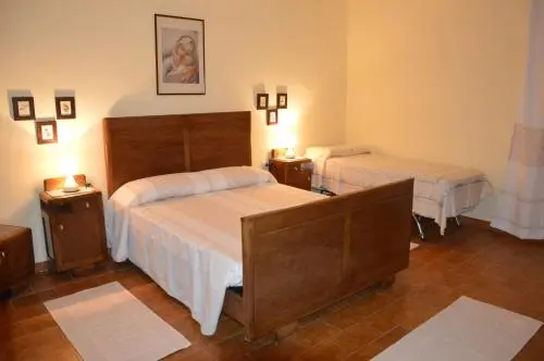 スタンダード４人部屋, B&b Domus De Janas