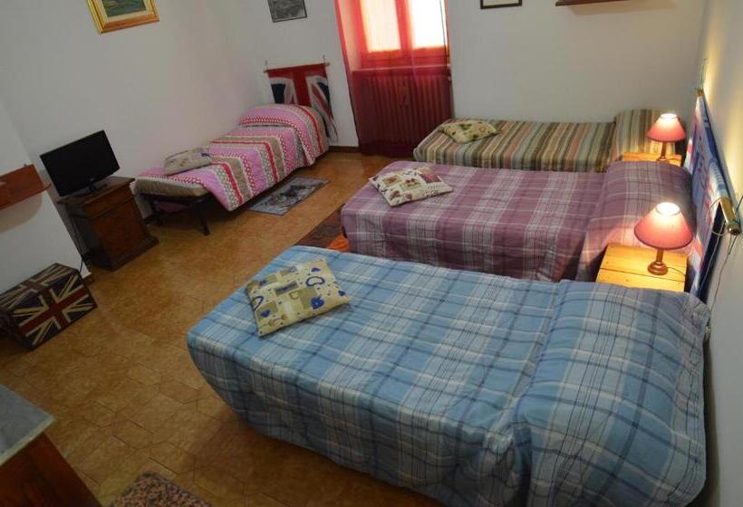 חדר קלאסי לארבעה, La Casetta