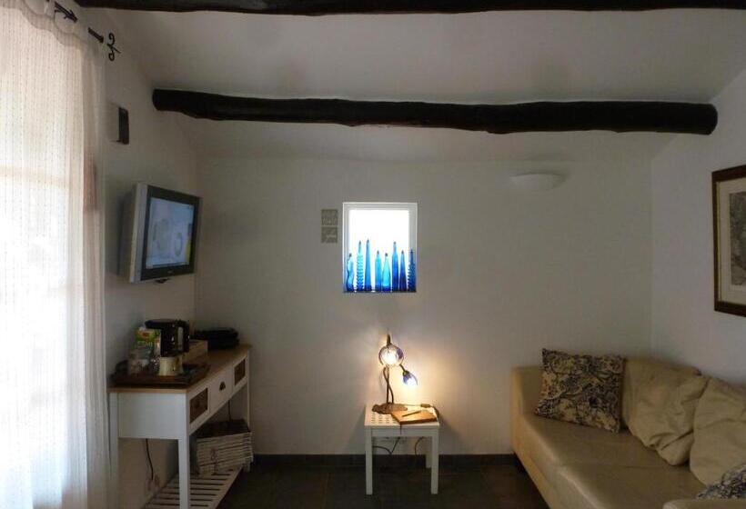 ガーデンビュースイート, River Ebro Holidays