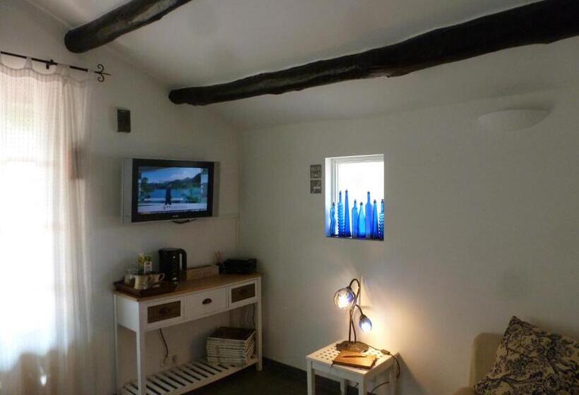 ガーデンビュースイート, River Ebro Holidays