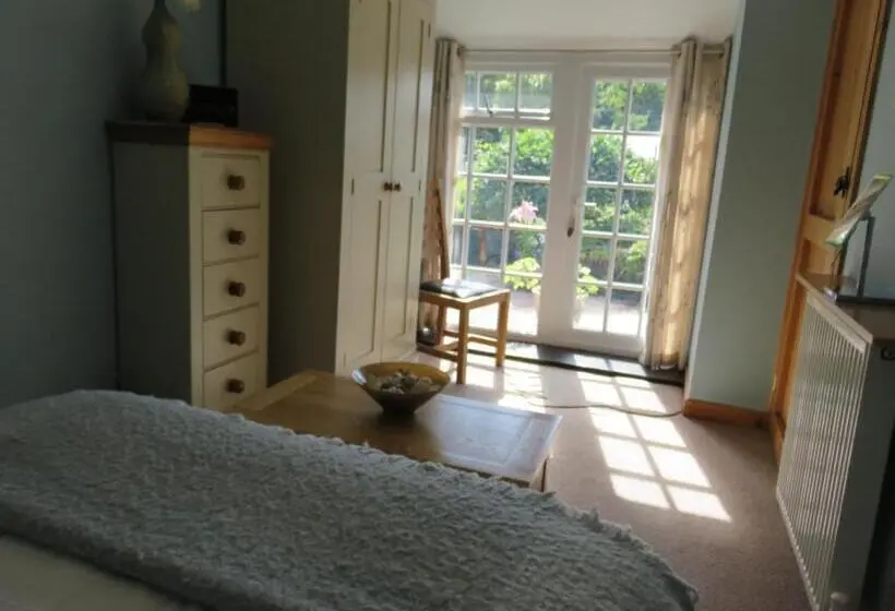 ガーデンビュースタンダードルーム, Garth Engan Private Self Contained B&b With Garden Area