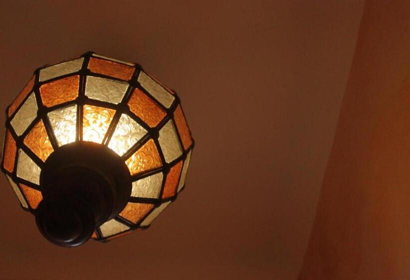 غرفة قياسية ثلاثية, Jolly Roger Affittacamere