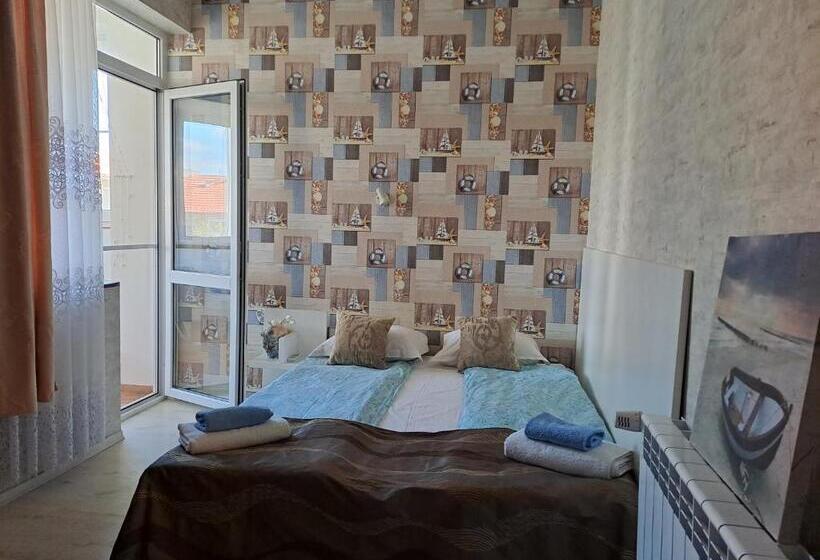 غرفة قياسية مزوَّدة بشُرفة, Morska Zvezda Guest House