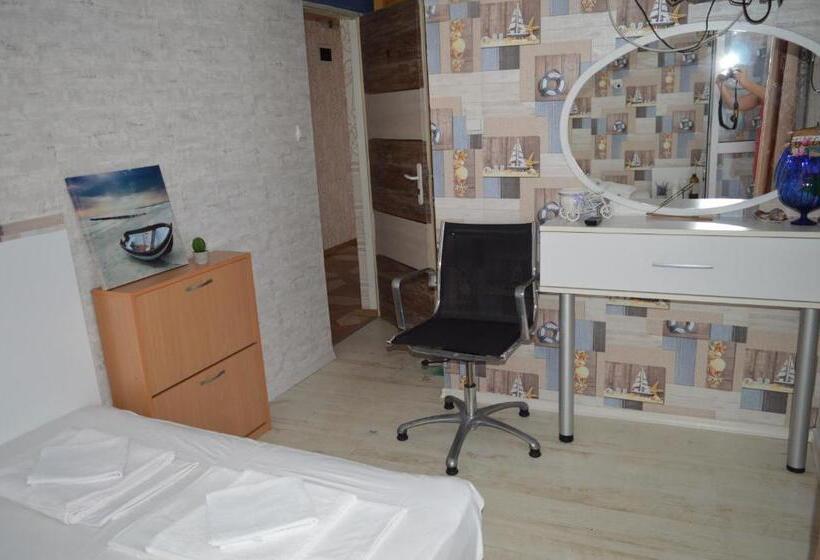 غرفة قياسية مزوَّدة بشُرفة, Morska Zvezda Guest House