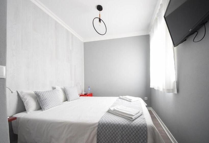 Standard room with outdoor bath, Blue Door Lagos