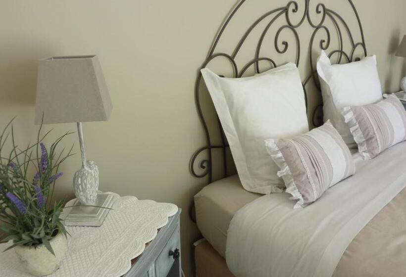 Номер Стандарт Вид на Бассейн, L Olivadou B&b