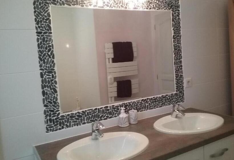 Номер Стандарт Вид на Бассейн, L Olivadou B&b