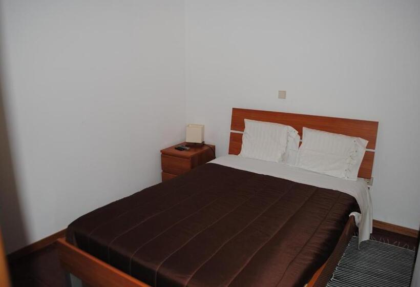 Номер Стандарт Трехместный, Casa Dos Santos Alojamento   Guest House