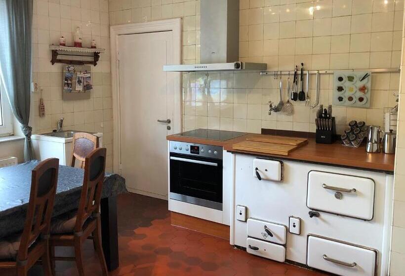 Люкс 3 Спальни, Intergo   Zimmer Mit Privatem Bad & Gemeinschaftsküche