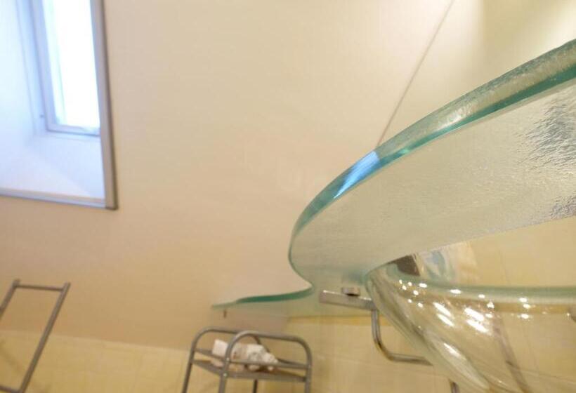 חדר סטנדרט, Oasi 83