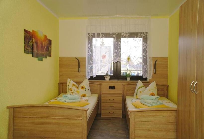 バス共有のスタンダードルーム, Pension Andrea