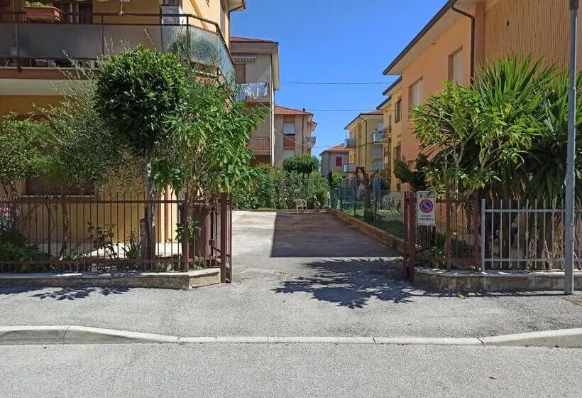 ３ベッドルームアパートメント, B&b Casa Fuori Casa 200 Mt Dal Casello Autostradale