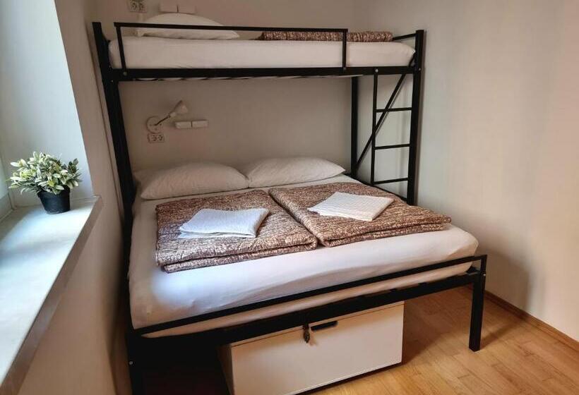 اتاق اکونومی, Hostel Alieti