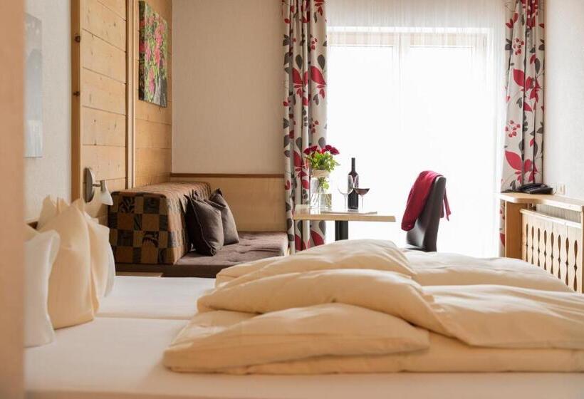 带露台的豪华间, Elisabeth Serfaus Inkl Der Super Sommer Card Im Sommer 2025