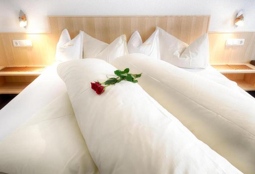 带露台的豪华间, Elisabeth Serfaus Inkl Der Super Sommer Card Im Sommer 2025