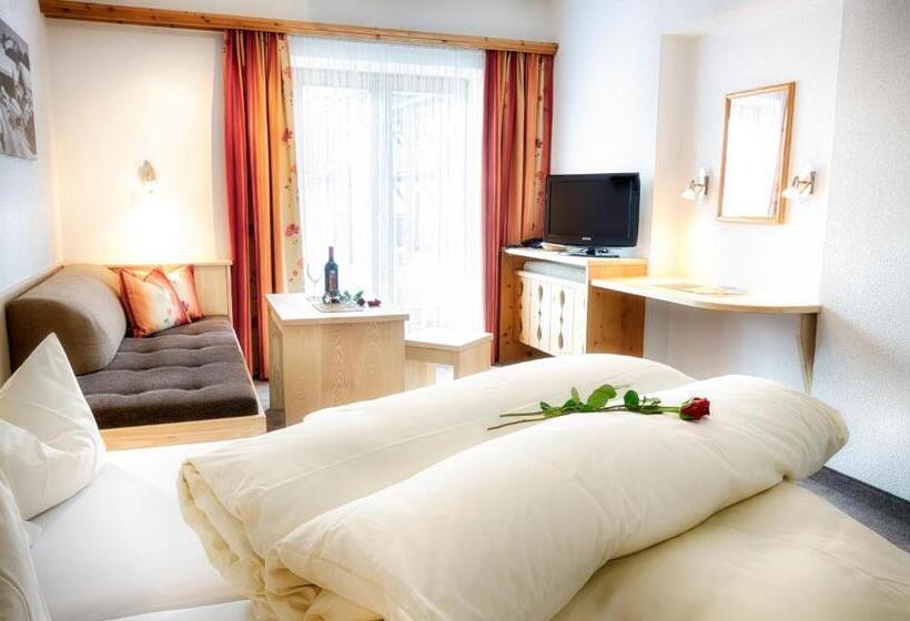 غرفة ديلوكس مزودة بتراس, Elisabeth Serfaus Inkl Der Super Sommer Card Im Sommer 2025