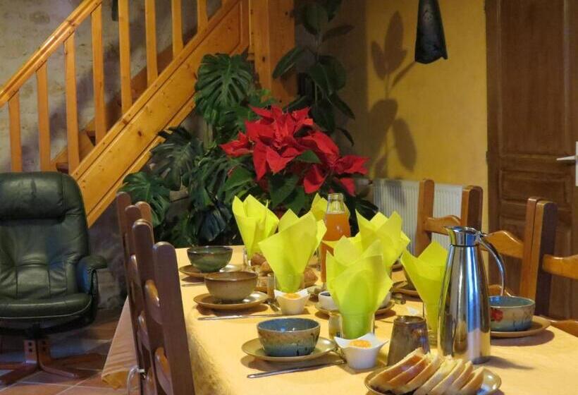 غرفة عائلية, L Aubinoise