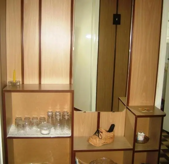 ベーシックトリプルルーム, Velkovski Guest House