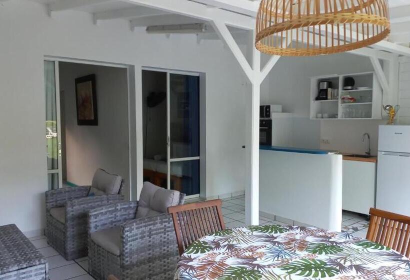 بانگلوی استاندارد 2 خوابه, Village Le Pre