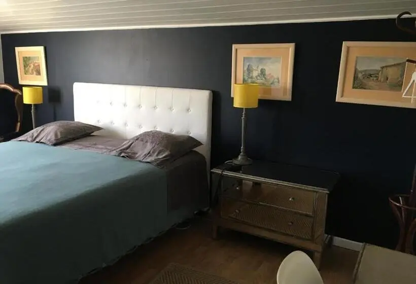 Standard Kolmen Hengen Huone, Chambres D Hôtes D Aliénor