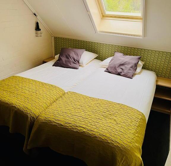 דירת חדר, De Veurdeale