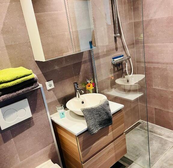 דירת חדר, De Veurdeale