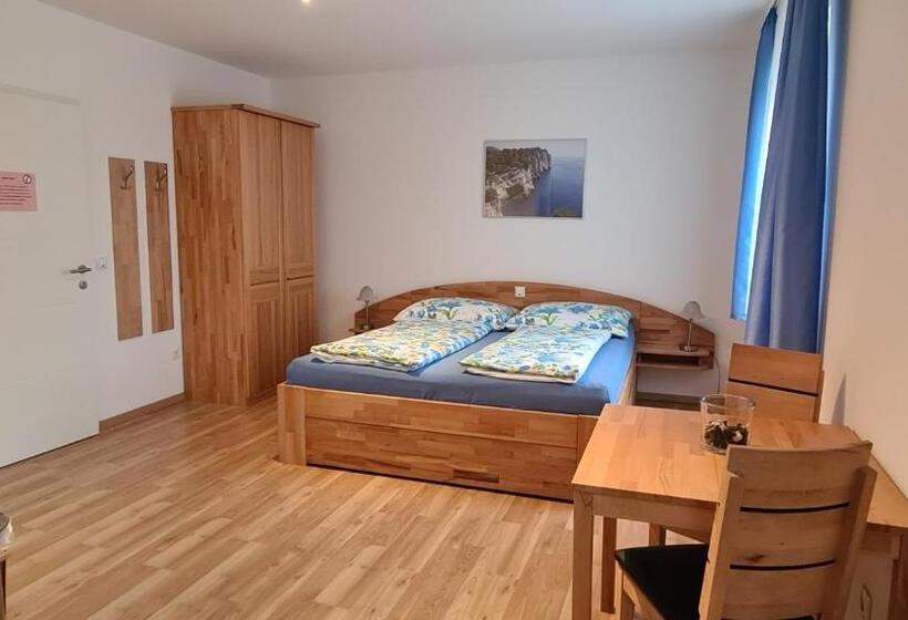 חדר סטנדרט, Frühstückspension Täuber