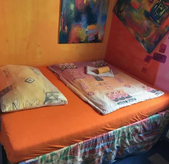 اتاق استاندارد یک نفره, Sebarozvoja   Pobytová Galeria Pre Sebarozvoj