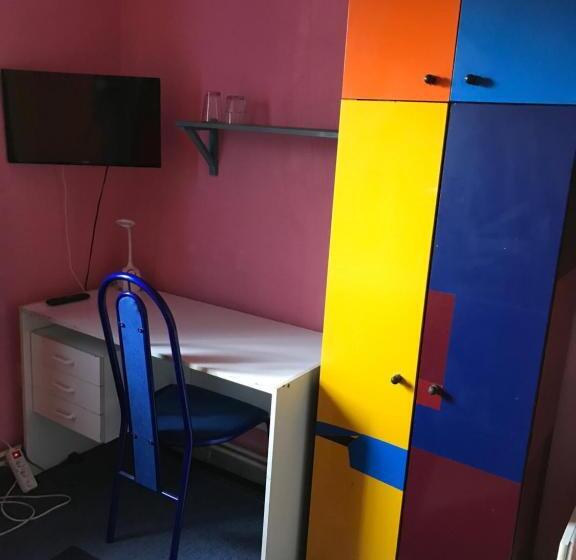 اتاق استاندارد یک نفره, Sebarozvoja   Pobytová Galeria Pre Sebarozvoj