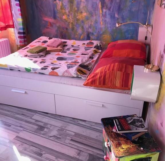 اتاق استاندارد سه نفره, Sebarozvoja   Pobytová Galeria Pre Sebarozvoj