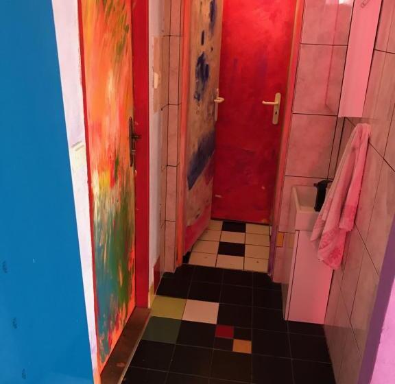 آپارتمان 1 خوابه با تراس, Sebarozvoja   Pobytová Galeria Pre Sebarozvoj