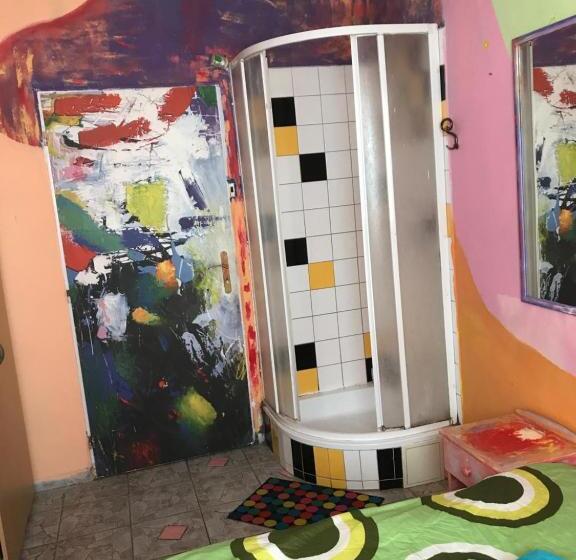 اتاق استاندارد با سرویس بهداشتی مشترک, Sebarozvoja   Pobytová Galeria Pre Sebarozvoj