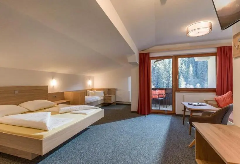 バルコニー付きスタンダードトリプルルーム, Haus Am Wildbach