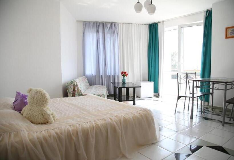Полулюкс Вид на Море, Popov Guest House