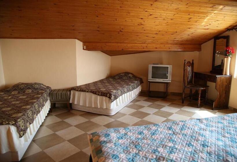 4인용 스탠다드 룸, Popov Guest House