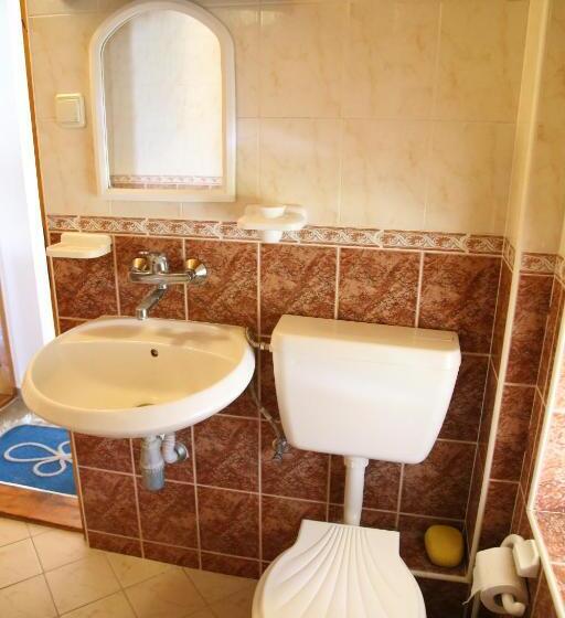 Четырехместный Номер Стандарт, Popov Guest House