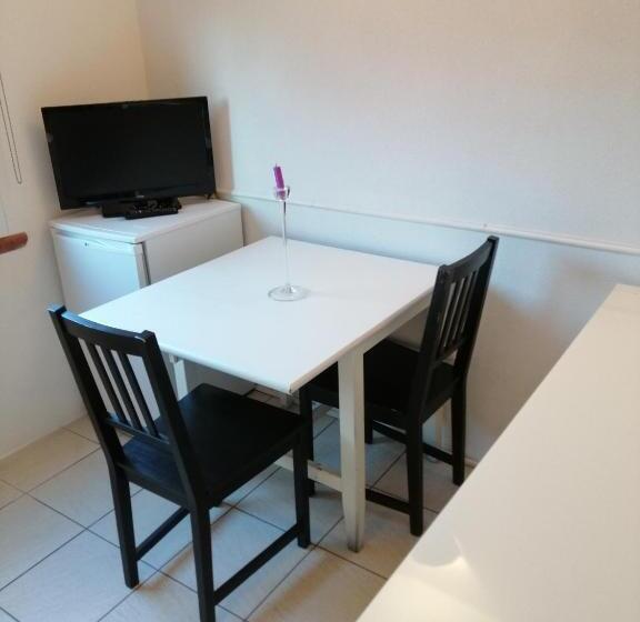 חדר סטודיו סטנדרד, Calaluna