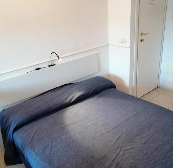 חדר סטודיו סטנדרד, Calaluna