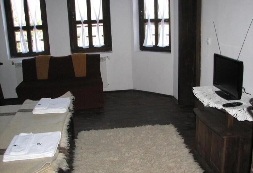 חדר סטנדרט לשלושה, Family Hotel Kalifer