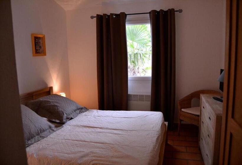 Номер Стандарт, Auberge D Anais