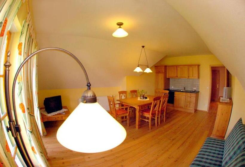 شقة عائلية, Weingut Winzerhof Gästezimmer Grebenz