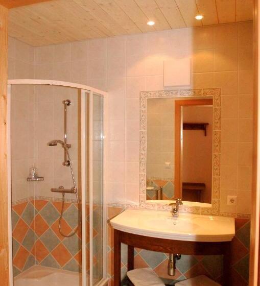 شقة عائلية, Weingut Winzerhof Gästezimmer Grebenz