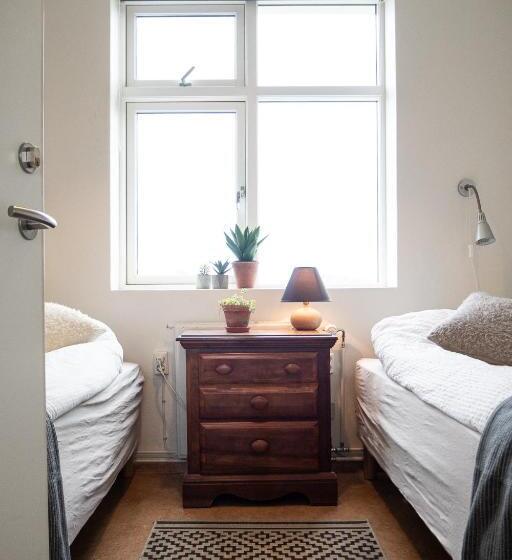 اتاق استاندارد با سرویس بهداشتی مشترک, The Old School House   Gaulverjaskoli