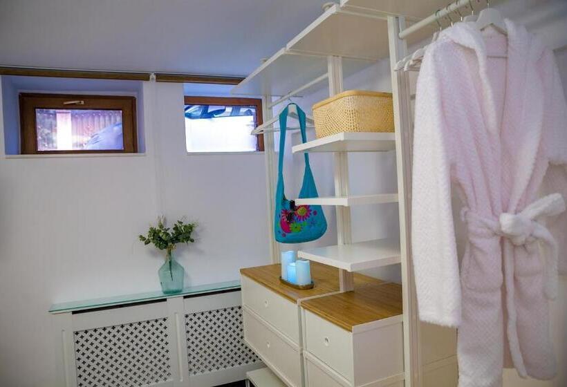 Апартаменты 2 Спальни, Villa Casafina Serviced Apartments