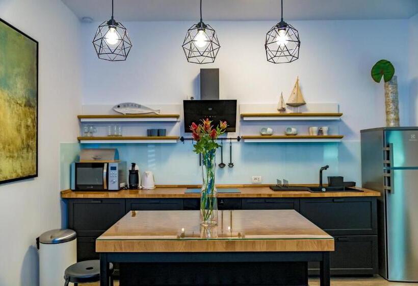 آپارتمان 1 خوابه با بالکن, Villa Casafina Serviced Apartments