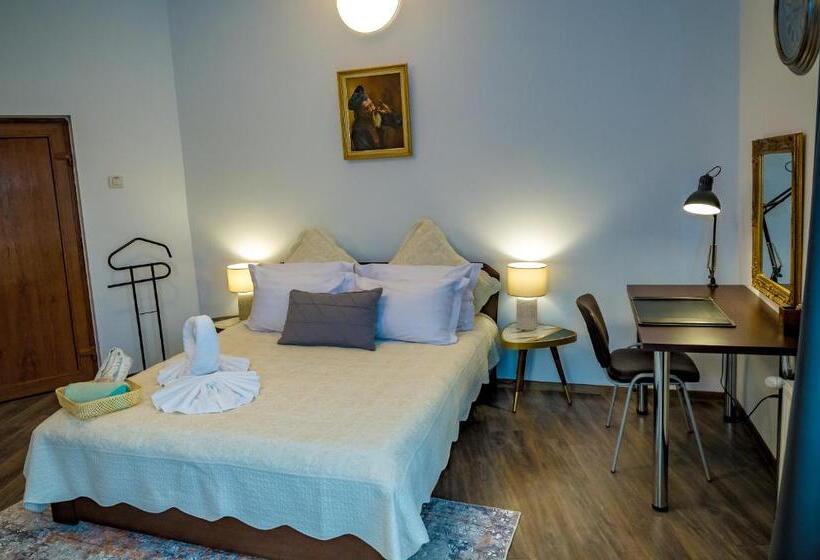 Апартаменты 1 Спальня с Балконом, Villa Casafina Serviced Apartments